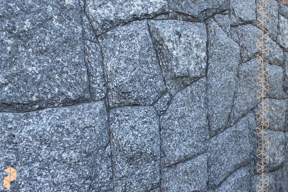 Caco de Pedra Miracema Cinza Irregular - 1m² - Requinte Lazer