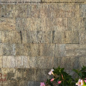 Muro revestido com Miracema Almofadada 115x23 - Decor Pedras